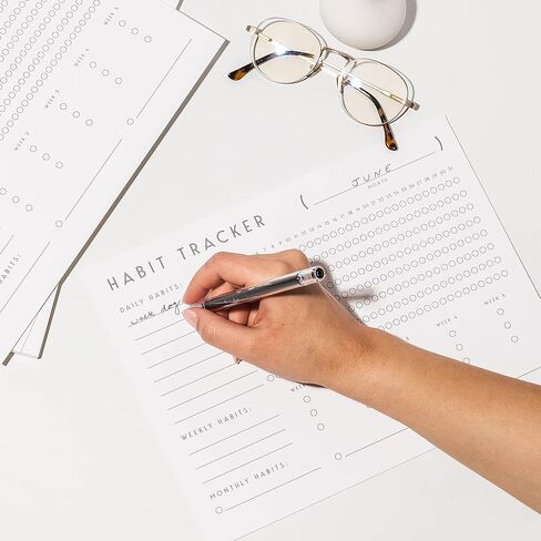 تقويم تعقب العادة مع حامل خشبي، مجلة الأهداف اليومية والمساءلة مع 12 ورقة ورقية لمدة عام، تطوير عادات أفضل، تعقب الأهداف، تعقب الدورة الشهرية، اللياقة البدنية، والرفاهية العامة in Kuwait
