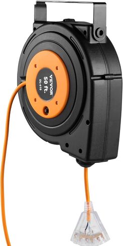 VEVOR بكرة سلك تمديد قابلة للسحب، 65 قدمًا، سلك طاقة 12AWG/3C SJTOW للخدمة الشاقة، مع منفذ صنبور ثلاثي مضاء، قاطع دائرة 15 أمبير، دعامة دوارة 180 درجة للسقف أو الحائط، مدرج في قائمة UL in Kuwait