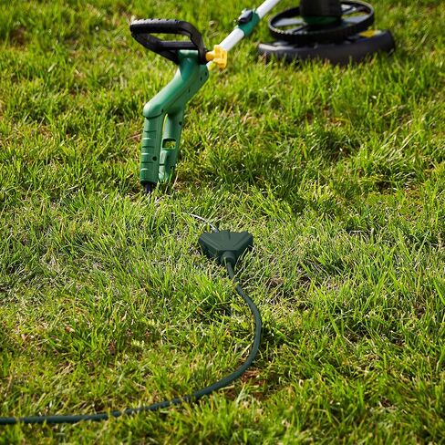 Amazon Basics 25-Foot 3-Prong Vinyl Indoor/Outdoor Extension Cord with 3 Outlets - 13 Amps, 1625 Watts, 125 VAC - Green in Saudi Arabia