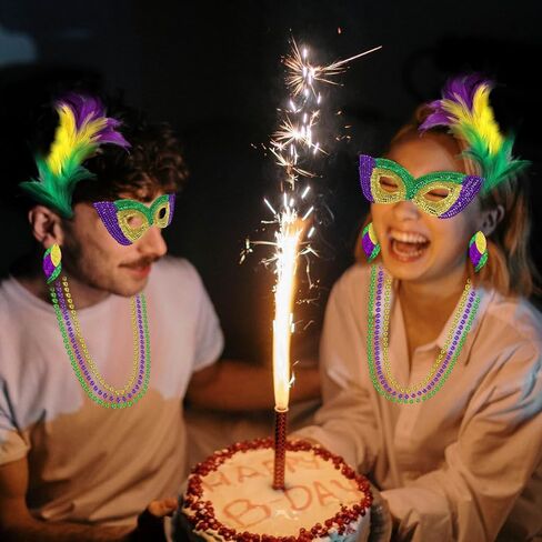 مجموعة أزياء ماردي غرا مكونة من 8 قطع، وعصابة رأس، وقلائد من الخرز، وجوارب عالية للفخذ، وتنورة توتو، وأقنعة وأقراط لماردي غرا in Kuwait