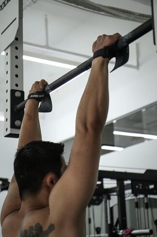 Carbon Hand Grips for at-Home Workouts Like Pull-ups, Weightlifting, WODs with Wrist Straps, Comfort and Support, Hand Protection from Rips and Blisters for Men and Women in Saudi Arabia