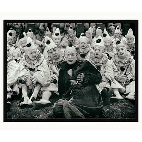 Vintage Spooky Clown Wall Art - Antique Scary Creepy Clown Photo Picture Print - Cool Unique Gifts Holloween - Satanic Decor for Bathroom Man Cave - Horror Movie Poster - Goth Gothic Wall Decor 8x10