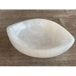 5" Selenite Eye Shaped Bowl, Gemstone Carved Selenite Crystal, Meditation Bowl, Reiki Bowl, Jewelry Holder, Crown Chakra, Cleansing, Charging, Healing