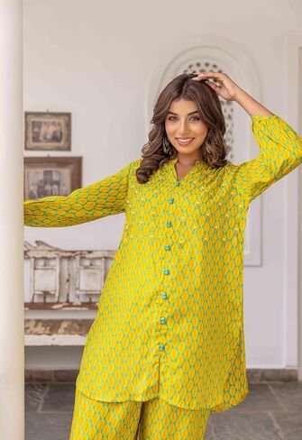 HAND EMBROIDERED YELLOW FUCHSIA PINK PRINT ART SILK CO-ORD SET in Saudi Arabia
