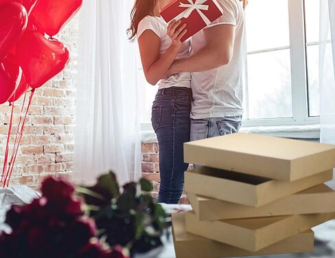 صناديق هدايا بيضاء من HUAPRINT للملابس، وصناديق هدايا القمصان للهدايا، مقاس 16.9 × 11 × 2.5 بوصة، وصناديق هدايا كبيرة مع أغطية للملابس، والرداء، والسترة، وزوج من السراويل، و16 مجموعة من صناديق الهدايا من الورق المقوى in Kuwait