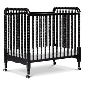 DaVinci Jenny Lind 3-in-1 Convertible Mini Crib in Honey, Removable Wheels, Greenguard Gold Certified