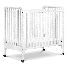 DaVinci Jenny Lind 3-in-1 Convertible Mini Crib in Honey, Removable Wheels, Greenguard Gold Certified