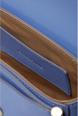 انظر بواسطة كلوي مارا كلاتش in Kuwait