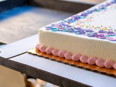 صينية Southern Champion 1665، وسادة كعكة مموجة مزدوجة الجدار، نصف ورقة، ذهبي معدني، مقاوم للدهون، طول 48.26 سم × عرض 35.56 سم (علبة مكونة من 25 قطعة) in Kuwait