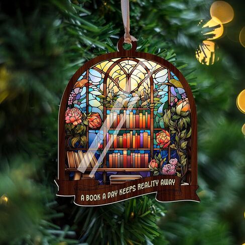 Artsy Woodsy A Book A Day Keep Reality Away Book Suncatcher زخرفة، هدايا فريدة لمحبي الكتب، قارئ الكتب، أمين المكتبة، دودة الكتب، مكتبة رف الكتب، ديكورات ركن الكتب، ملحقات السيارة in Kuwait