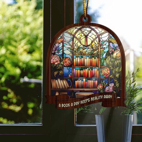 Artsy Woodsy A Book A Day Keep Reality Away Book Suncatcher زخرفة، هدايا فريدة لمحبي الكتب، قارئ الكتب، أمين المكتبة، دودة الكتب، مكتبة رف الكتب، ديكورات ركن الكتب، ملحقات السيارة in Kuwait