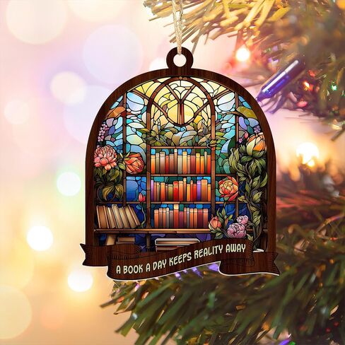 Artsy Woodsy A Book A Day Keep Reality Away Book Suncatcher زخرفة، هدايا فريدة لمحبي الكتب، قارئ الكتب، أمين المكتبة، دودة الكتب، مكتبة رف الكتب، ديكورات ركن الكتب، ملحقات السيارة in Kuwait