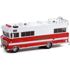 1973 وحدة قيادة إدارة الإطفاء Winnebago Chieftain Joliet، أبيض وأحمر - Greenlight 33220A/48-1/64 مقياس Diecast لعبة سيارة in Kuwait