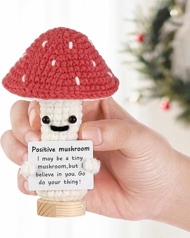 Dahey فطر كروشيه مضحك مع بطاقة إيجابية، لطيف دمية صوف محبوكة صغيرة ابتهج لعبة لتزيين حفلات أعياد الميلاد والتشجيع، هدايا إبداعية للنساء والأصدقاء والأطفال، أحمر in Kuwait