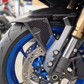Motorcycle 3D Stickers Compatible with Suzuki GSX-S 1000 GT 2022 Blue Metal. Fender Side Plates Protections from Impact and Scratches. Resin Stickers - Carbon Fiber Effect - Made in Italy