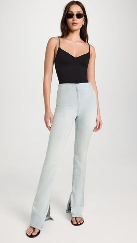 بدلة نسائية من إستر ثونغ in Kuwait