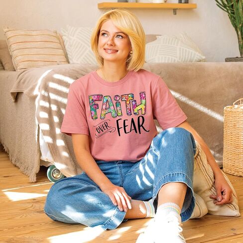 الحب في الإيمان | الإيمان على الخوف كم قصير | قمصان مسيحية مطبوعة برسوم جرافيك | الملابس المبنية على الإيمان | هيذر موف | للجنسين | واسطة in Kuwait