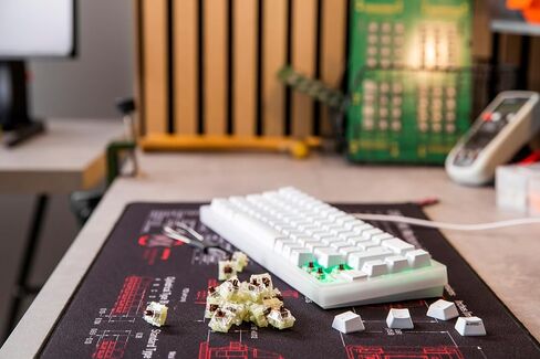 مجموعة مفاتيح Cherry MX RGB، صندوق مع 23 مفتاح لوحة مفاتيح ميكانيكية، للاستخدام بنفسك، أو التبديل السريع أو لوحة مفاتيح الألعاب (MX Brown) in Kuwait