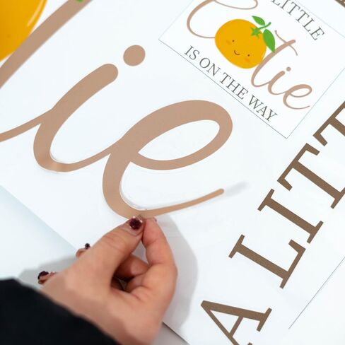 علامة ملصقة لحفلة استحمام الطفل A Little Cutie is On The Way - زينة حمام الطفل باللون البرتقالي، ديكور حفلة عيد ميلاد، علامة لصائق تكشف عن الجنس للفتيات أو الصبيان (ملصق صغير لطيف) in Kuwait