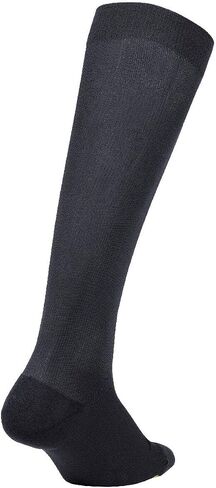2XU Flight Compression Socks in Saudi Arabia