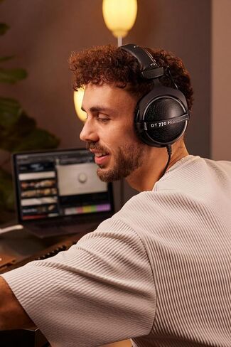 سماعات رأس DT 770 Pro بمقاومة 250 أوم مع وسائد أذن Dekoni Elite Velor - دقة وراحة متقنة in Kuwait