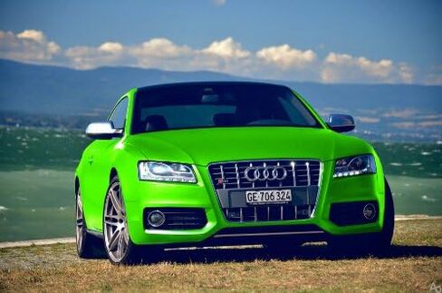 VViViD Matte Lime Green (1.5ft x 5ft) in Saudi Arabia