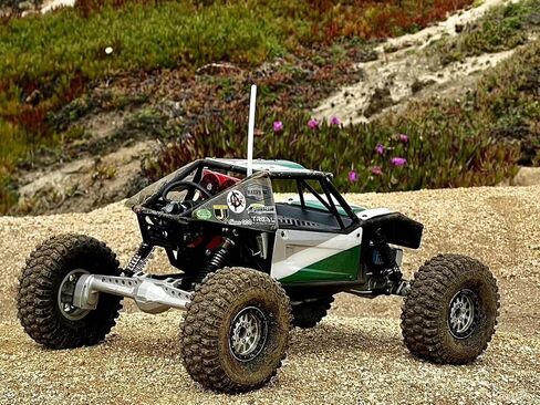 TREAL UTB18 Capra Rear Axle Housing, Aluminum 7075 CNC Machined w Rear Hubs One Piece Design Upgrades (Black) in Saudi Arabia