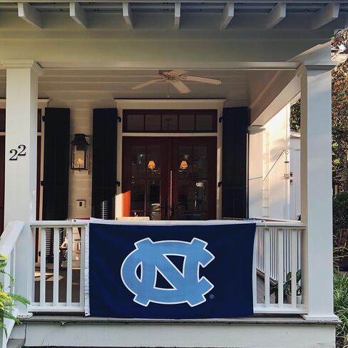 لافتات علم جامعة نورث كارولينا بعلم UNC Chapel Hill Tar Heels 100% بوليستر للاستخدام الداخلي والخارجي 3x5 (النمط Z) in Saudi Arabia