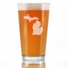 Michigan State Outline Pint Glass for Beer - State Themed Drinking Decor and Gifts for Michigander Women & Men - 16 Oz Glasses