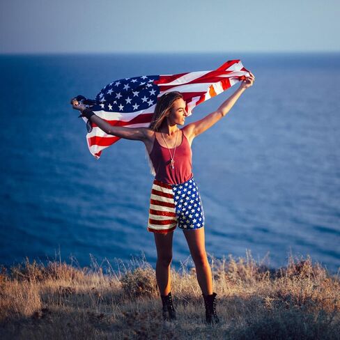 شورت نسائي مطرز بالترتر، شورت الرابع من يوليو، شورت نسائي بنجوم وخطوط، شورت عالي الخصر مزين بالترتر in Kuwait