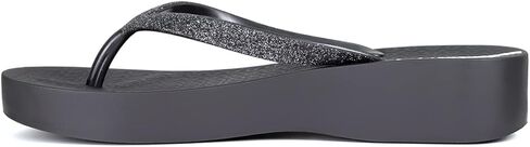 شبشب نسائي شبكي أنيق من Ipanema - صنادل صيفية مريحة وعصرية مع أشرطة لامعة، وسادة قدم تشريحية ونعل مانع للانزلاق in Kuwait