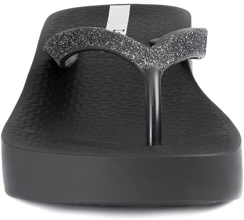 شبشب نسائي شبكي أنيق من Ipanema - صنادل صيفية مريحة وعصرية مع أشرطة لامعة، وسادة قدم تشريحية ونعل مانع للانزلاق in Kuwait