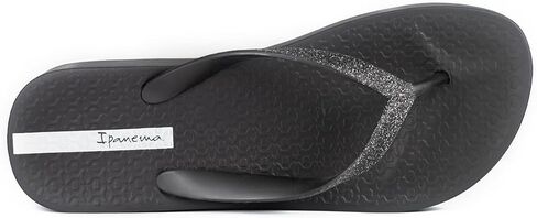 شبشب نسائي شبكي أنيق من Ipanema - صنادل صيفية مريحة وعصرية مع أشرطة لامعة، وسادة قدم تشريحية ونعل مانع للانزلاق in Kuwait