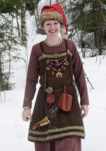 قبعة سانتا التنكرية القزم Liripipe زي قطيفة حافة طويلة مدببة لعيد الميلاد قبعة رن فير لعيد الميلاد in Kuwait