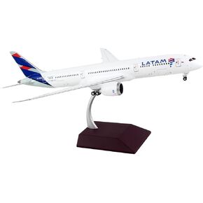 GeminiJets G2LAN1095 LATAM Boeing 787-9 Dreamliner CC-BGM; Scale 1:200