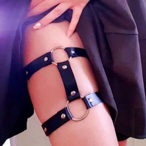 Tgirls Punk Leather Leg Chain Black Gothic Thigh Garter Belts Leg Body Chain Sexy Nightclub Body Jewelry for Women and Girls(1 PC)