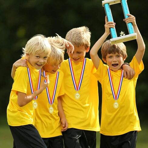 12 قطعة من ميداليات كرة القدم المعدنية الذهبية مع قلادات شريطية للرياضة والألعاب والمنافسة ومكافآت الطلاب وعروض المواهب والحفلات ومفضلات الحفلات أو الديكور in Kuwait