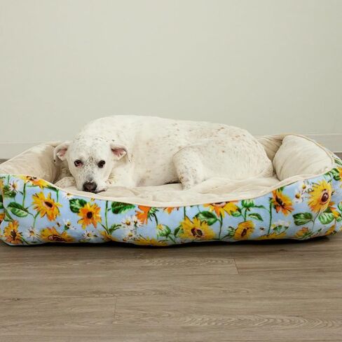 Vera Bradley Women's Fleece Plush Pet Bed, Best in Show, Large - Extra Large in Saudi Arabia