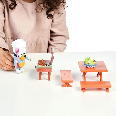 Bluey Dad Backyard BBQ - Bandit 2.5" Figure with Playset, Multicolor, 13030 in Saudi Arabia