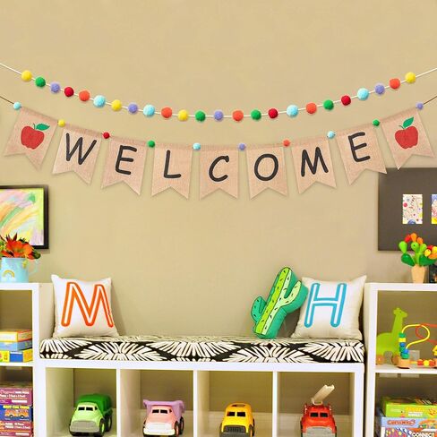 K1tpde قطعتان من لافتة الترحيب بالعودة إلى المدرسة مع مجموعة إكليل كرة من اللباد بوم بوم، وعلامة الترحيب وديكور لافتة بنمط التفاح، وإكليل كرة ملون للفصل الدراسي، وخلفية اليوم الأول للمدرسة in Kuwait