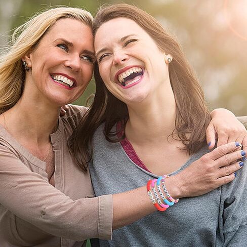 NEWITIN 16 قطعة أساور الصداقة للفتيات تمتد أساور مطرز الأزياء إلهام أساور لطيف ملون الصداقة سوار مجموعة هدايا مجوهرات للنساء الفتيات in Kuwait