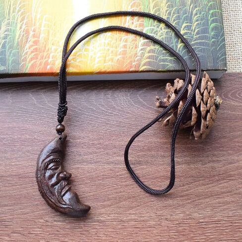 قلادة حرفية خشبية مصنوعة يدويًا على شكل سمكة شعبية لفستان السترة وملابس الترفيه/إكسسوارات الملابس/قلادة تزيين المنزل - سمكة ذيل منحنية in Kuwait