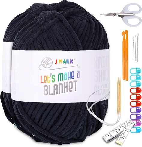 خيوط بطانية مكتنزة للحياكة من جي مارك، 437 ياردة. 28 أونصة. (800 جم) & كروشيه، كرات غزل سميكة، إبرة حياكة دائرية، خطافات كروشيه، شريط قياس، مقص، دبابيس، إبر معدنية غير حادة، دليل الاستخدام in Kuwait