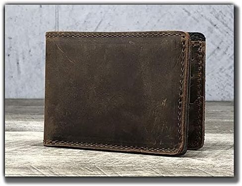 محفظة جلدية مصنوعة يدوياً من الحبوب الكاملة للرجال (بني ويسكي) in Kuwait