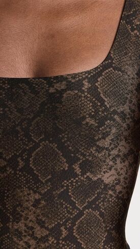 جسم نسائي بدون أكمام من Good American Shine Python Modern بدون أكمام in Saudi Arabia