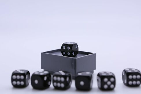 السحر 2 قطعة النرد معجزة سحرية التنبؤ النرد القدرة النرد الوهم السحري النرد الدعائم السحرية المقربة (6 سم × 4 سم × 2.8 سم) in Kuwait