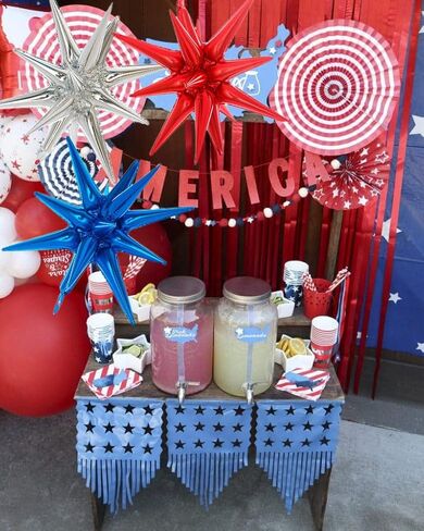 9 قطع بالونات انفجارية باللون الأزرق والأحمر والأبيض لعيد الاستقلال - 22 بوصة 4 يوليو سبايك ستاربورست ستار مخروط بالون - بالون فويل يوم الذكرى الأمريكي لديكورات الحفلات الوطنية in Kuwait