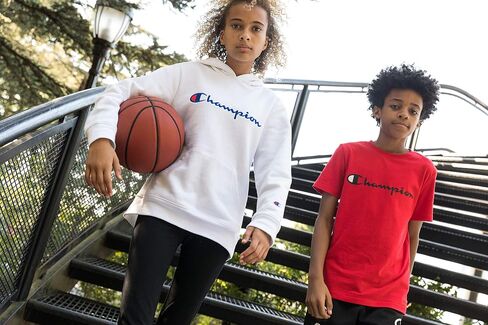 تي شيرت رياضي للأولاد بأكمام قصيرة من Champion Boys، ملابس رياضية للأطفال - رائع للصالة الرياضية، والرياضة، والمدرسة (X-Large Scarlet Sliced ​​C) in Saudi Arabia