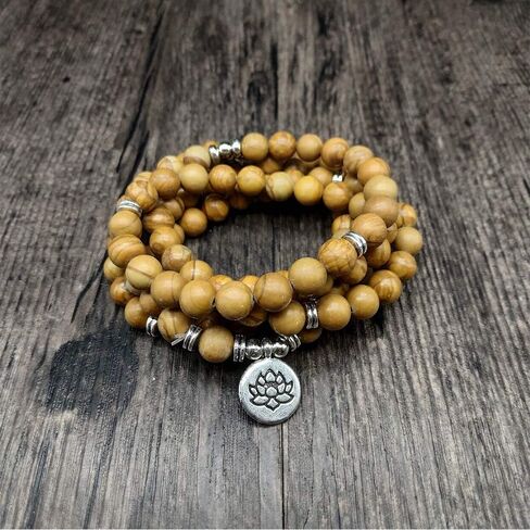 سوار يوغا مالا من الخرز الطبيعي 108 مع سحر اللوتس (حبة خشبية) in Kuwait
