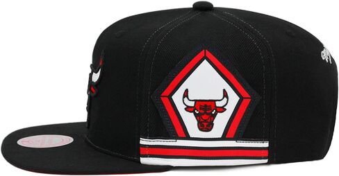 قبعة Mitchell & Ness Chicago Bulls NBA قصيرة بخطاف Snapback - أسود/أحمر/أبيض in Saudi Arabia